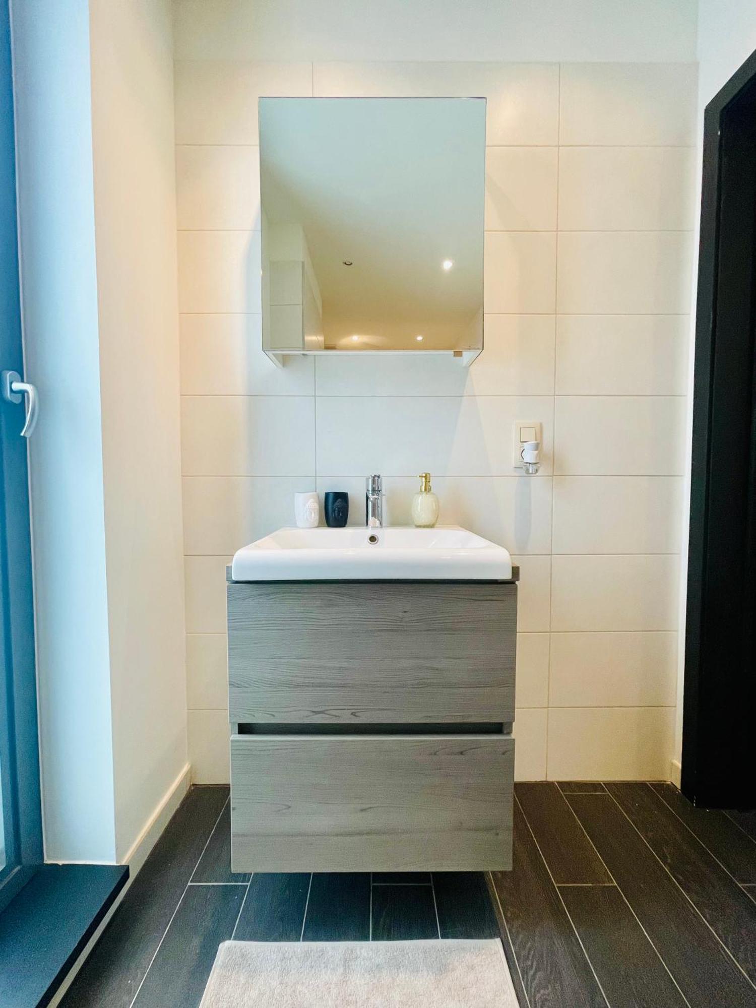 Down Town Spacious Loft Retreat With Private Parking Bruxelles Exterior foto