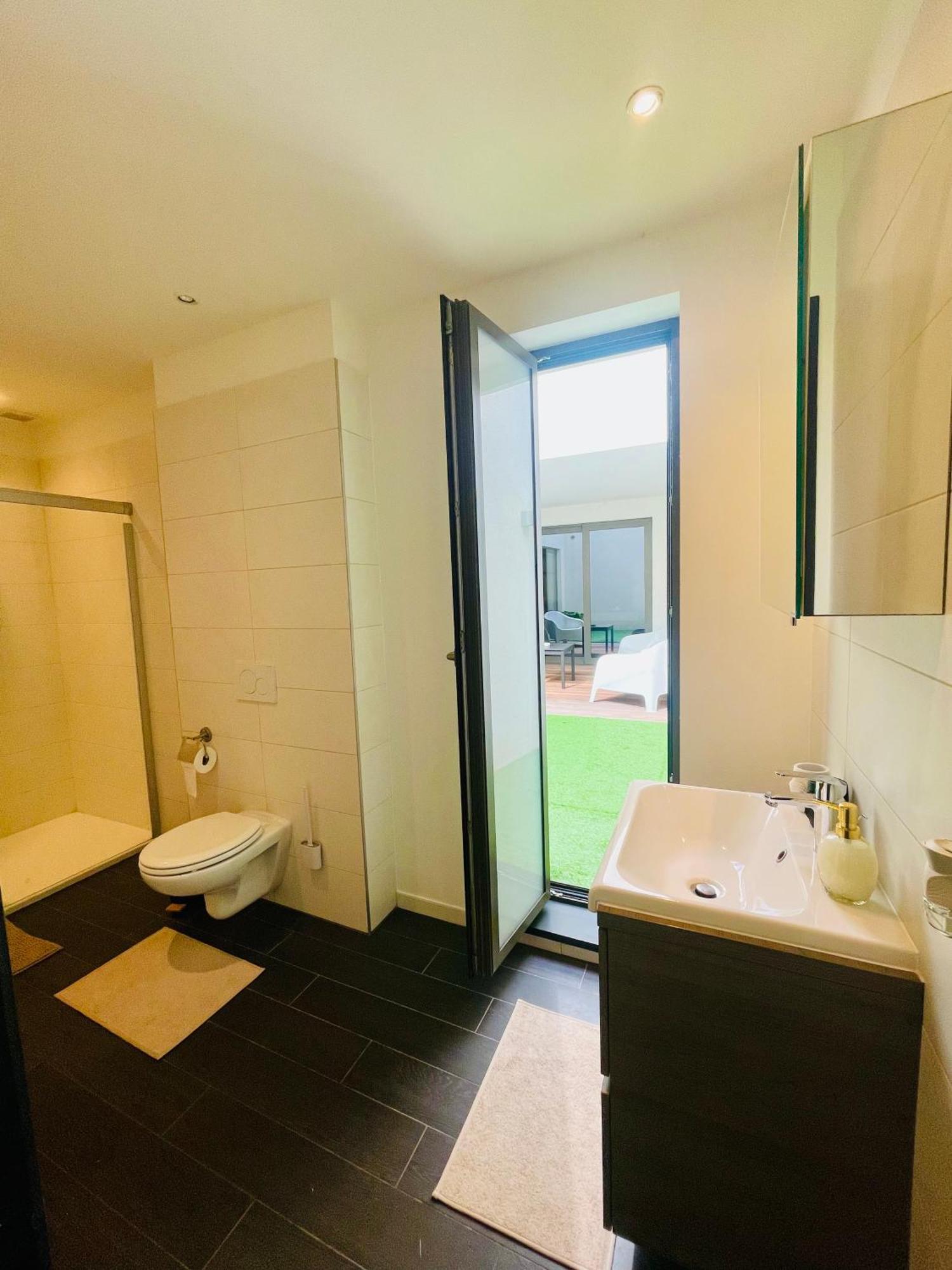 Down Town Spacious Loft Retreat With Private Parking Bruxelles Exterior foto